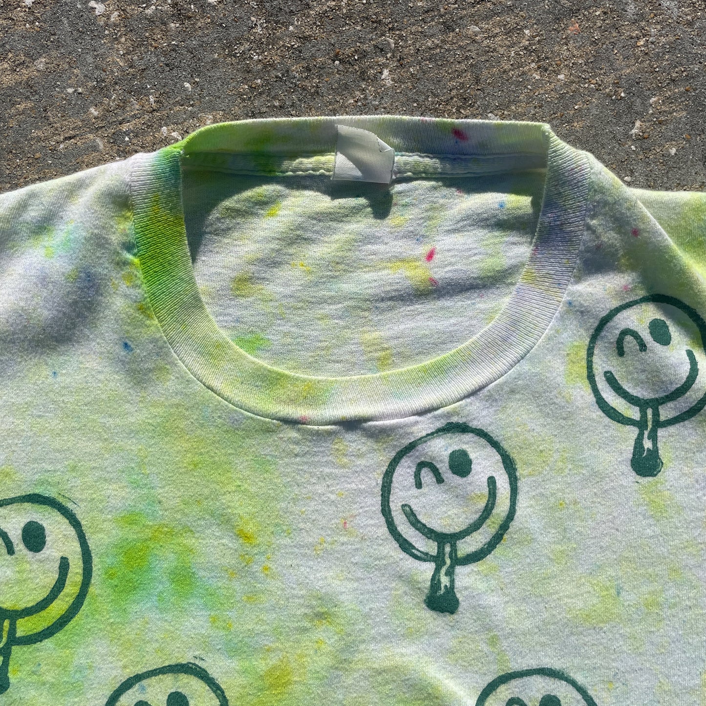 Upcycled Vintage SMOKING SMILEY Pale Green T-shirt - Men's Small