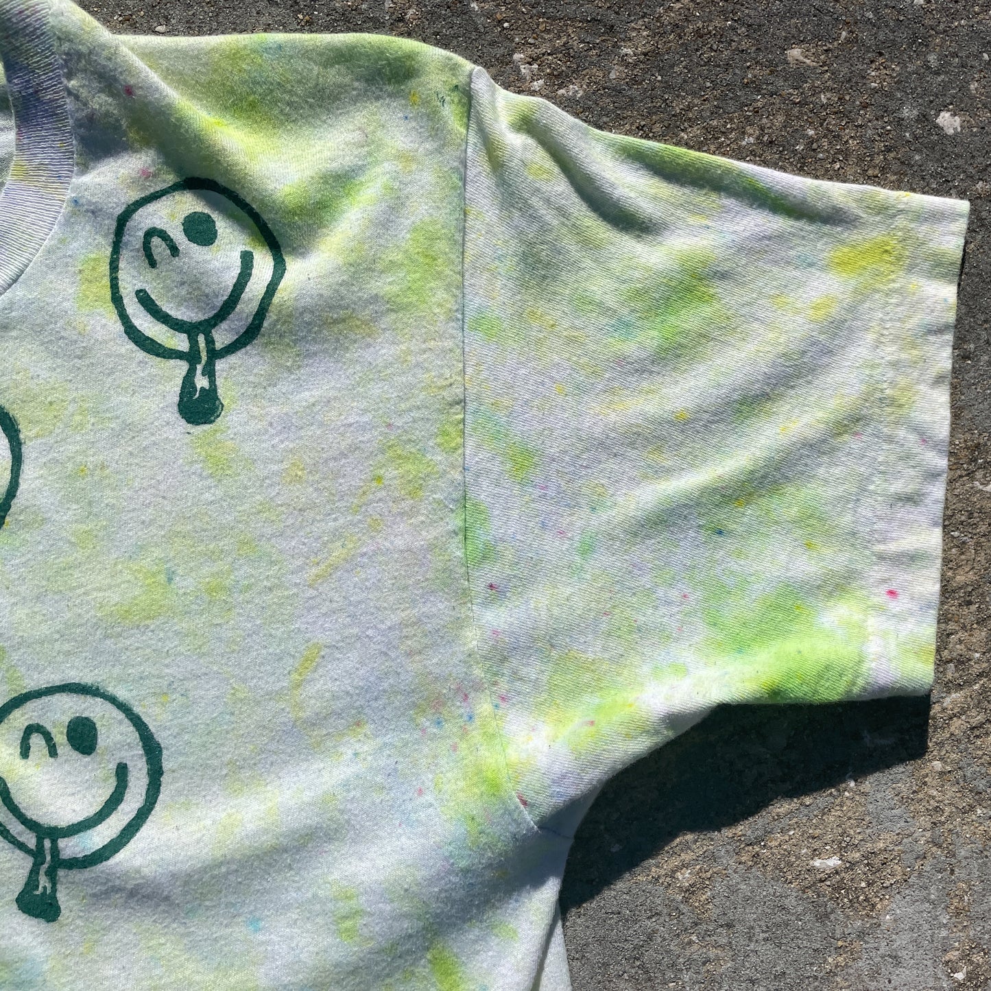 Upcycled Vintage SMOKING SMILEY Pale Green T-shirt - Men's Small